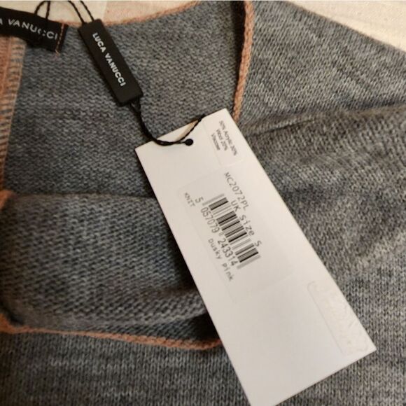 Luca Vanucci colorblock pullover sweater. - Picture 5 of 11